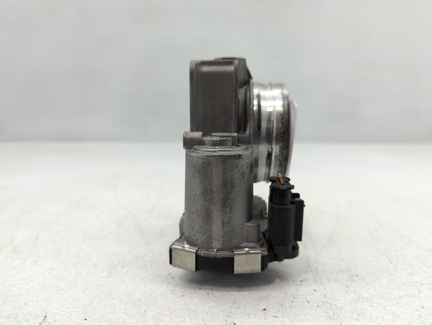 2018-2020 Chevrolet Equinox Throttle Body P/N:12681472AA Fits Fits 2013 2014 2015 2016 2017 2018 2019 2020 2021 OEM Used Aut