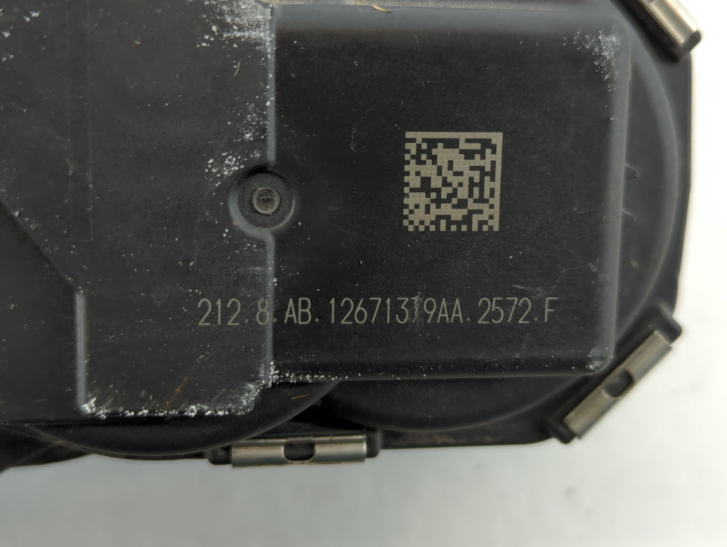 2018-2022 Chevrolet Equinox Throttle Body P/N:12671379AA Fits Fits 2016 2017 2018 2019 2020 2021 2022 OEM Used Auto Parts - 