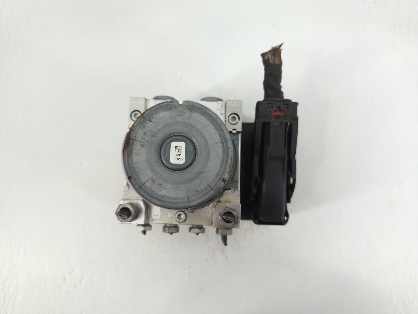 2018-2019 Chevrolet Equinox ABS Pump Control Module Replacement P/N:84560131 Fits Fits 2018 2019 2020 2021 OEM Used Auto Par