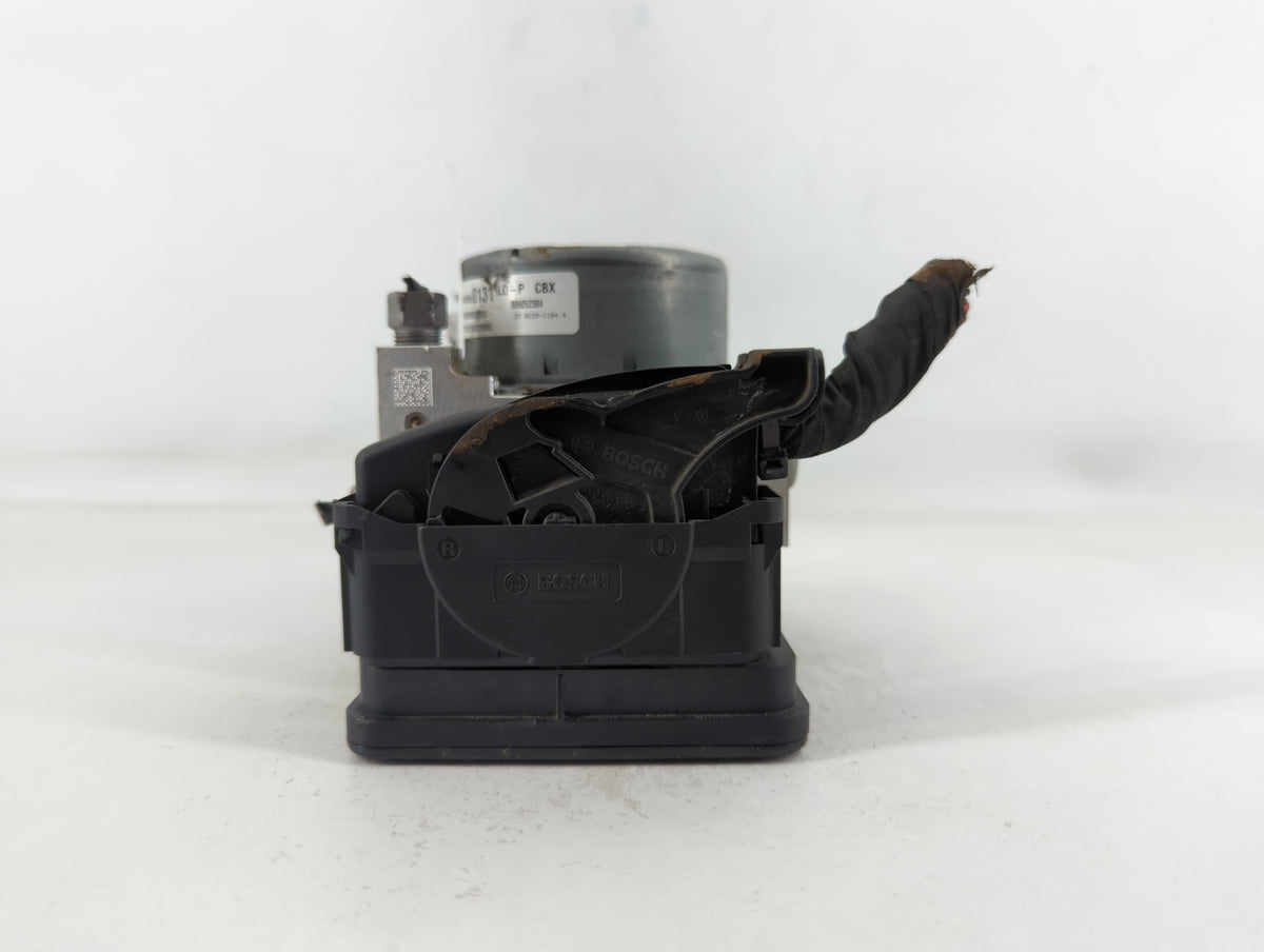 2018-2019 Chevrolet Equinox Anti-Lock Brake ABS Pump Module Actuator OEM P/N:84560131 Fits Fits 2018 2019 2020 2021 OEM Used