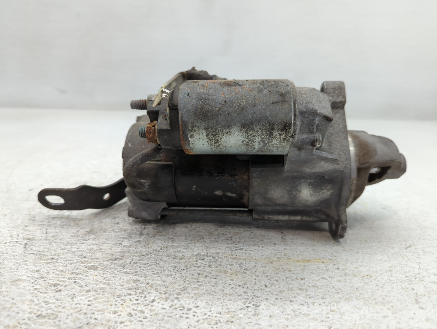 2018-2022 Chevrolet Equinox Car Starter Motor Solenoid OEM P/N:12680615 Fits Fits 2017 2018 2019 2020 2021 2022 OEM Used Aut