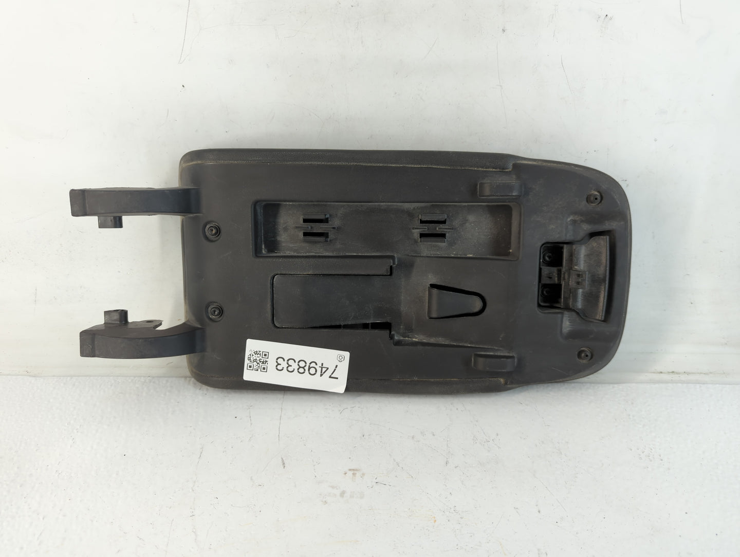2019 Chevrolet Equinox Center Console Armrest Cover Lid Fits OEM Used Auto Parts - Oemusedautoparts1.com