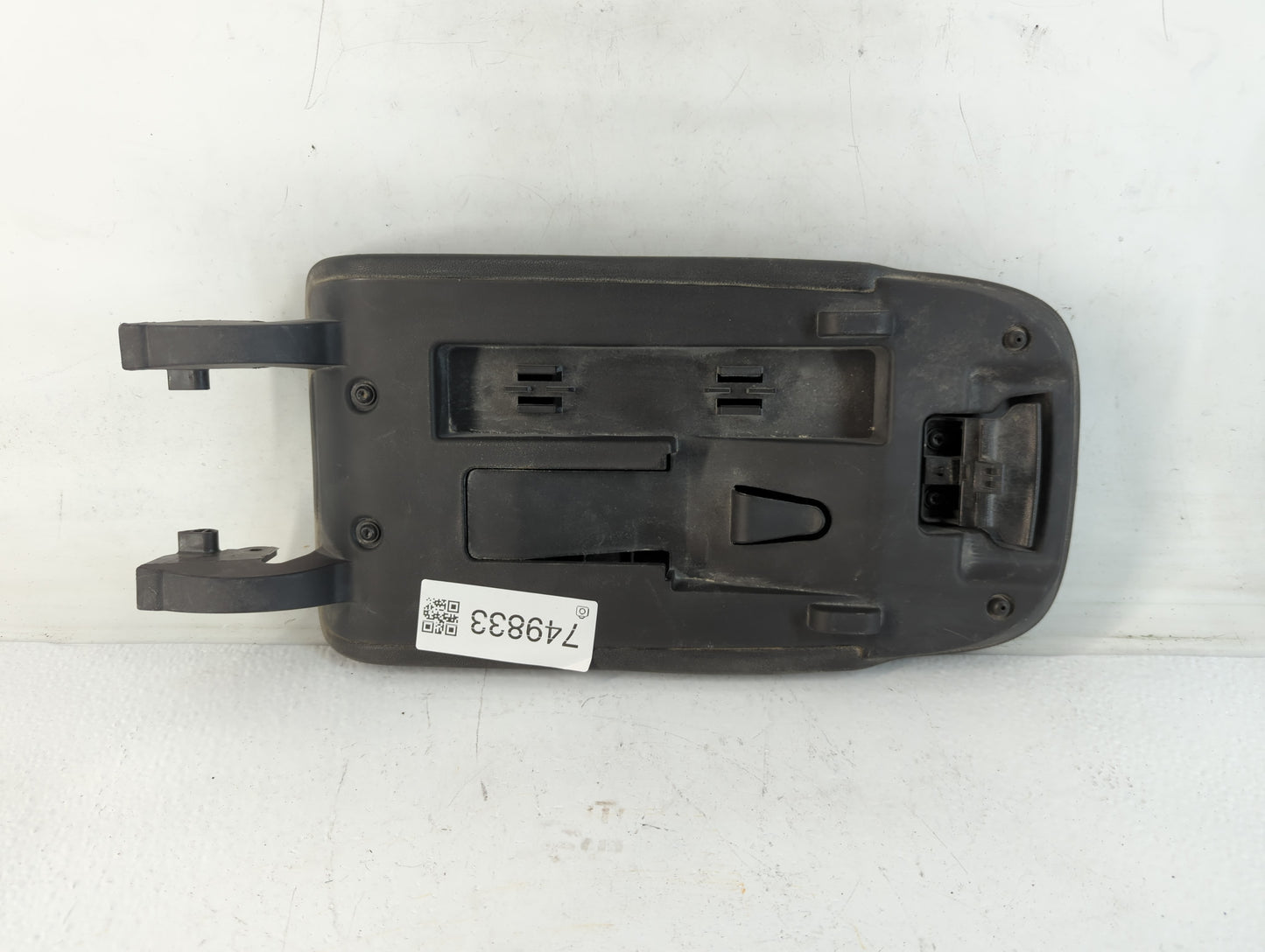 2019 Chevrolet Equinox Center Console Armrest Cover Lid Fits OEM Used Auto Parts - Oemusedautoparts1.com