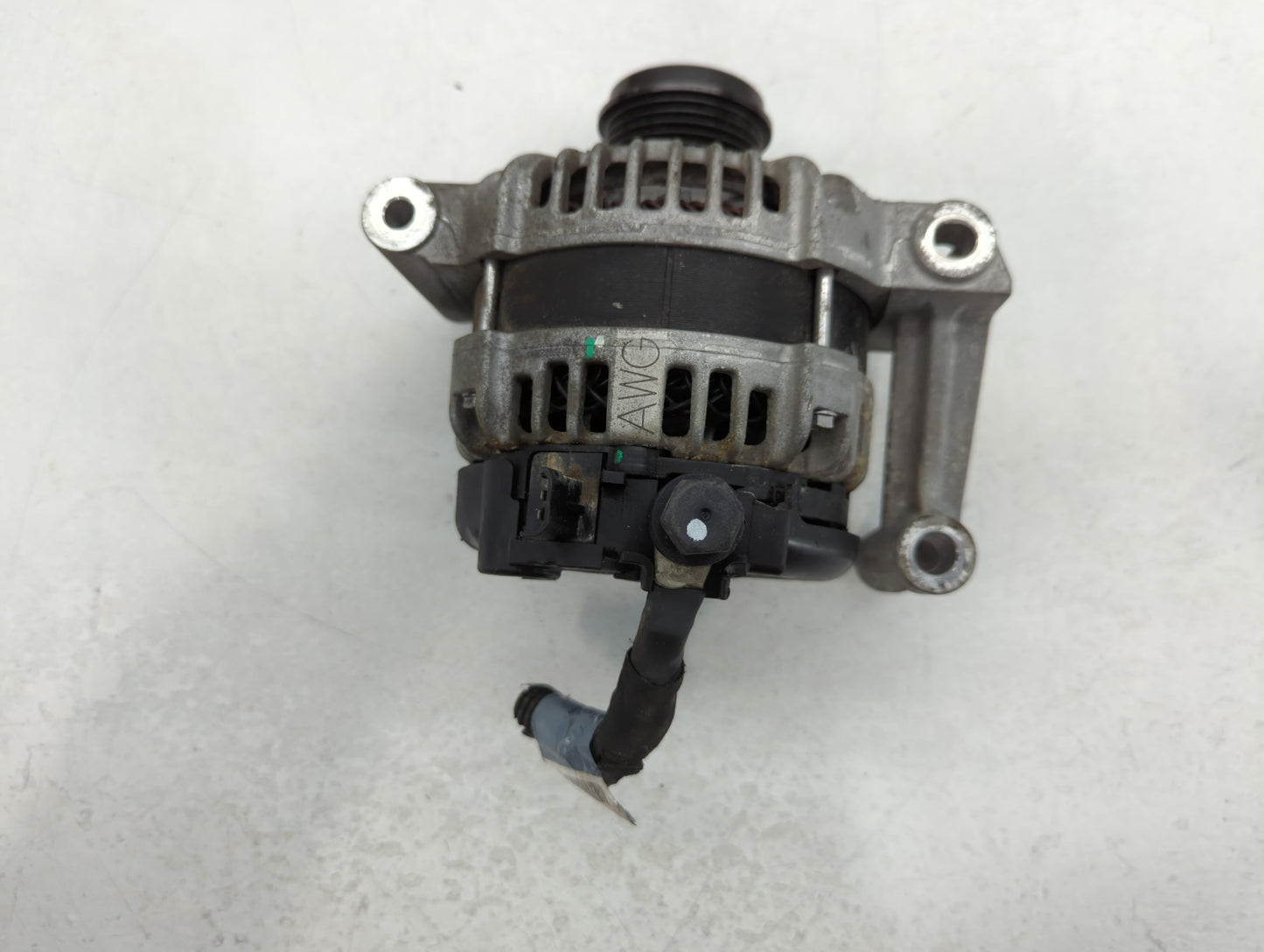 2018-2022 Chevrolet Equinox Alternator Replacement Generator Charging Assembly Engine OEM P/N:13517759 0 126 312 142 Fits OE