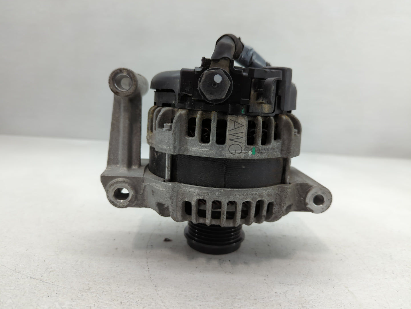 2018-2022 Chevrolet Equinox Alternator Replacement Generator Charging Assembly Engine OEM P/N:13517759 0 126 312 142 Fits OE