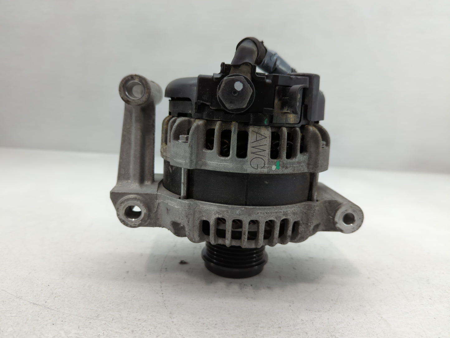 2018-2022 Chevrolet Equinox Alternator Replacement Generator Charging Assembly Engine OEM P/N:13517759 0 126 312 142 Fits OE