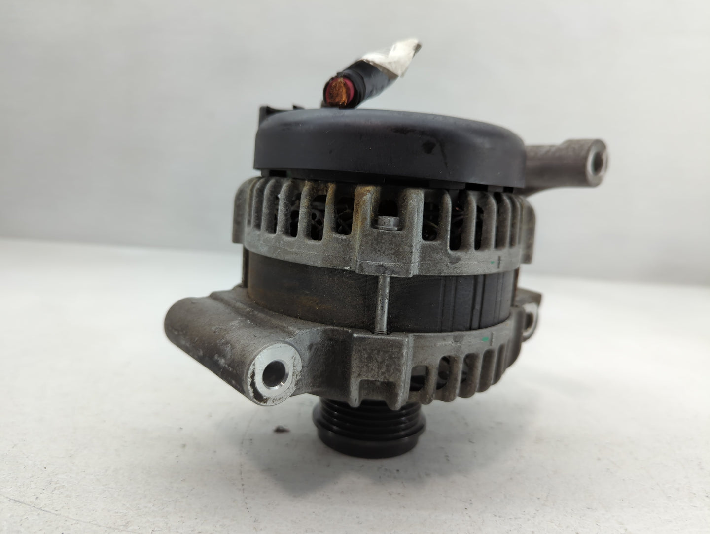 2018-2022 Chevrolet Equinox Alternator Replacement Generator Charging Assembly Engine OEM P/N:13517759 0 126 312 142 Fits OE