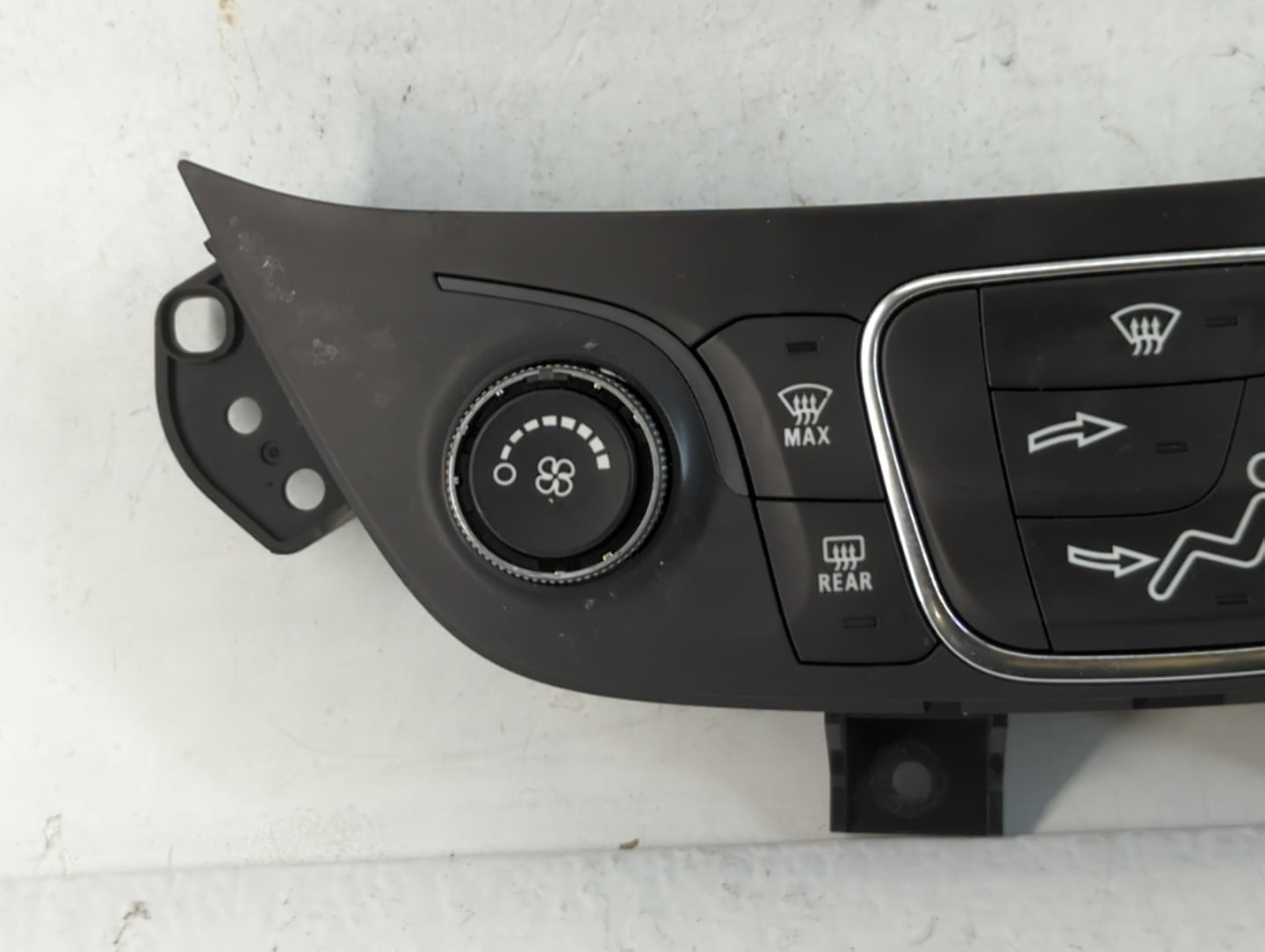 2019-2021 Chevrolet Equinox Climate Control Module Temperature AC/Heater Replacement P/N:84422503 Fits Fits 2019 2020 2021 O