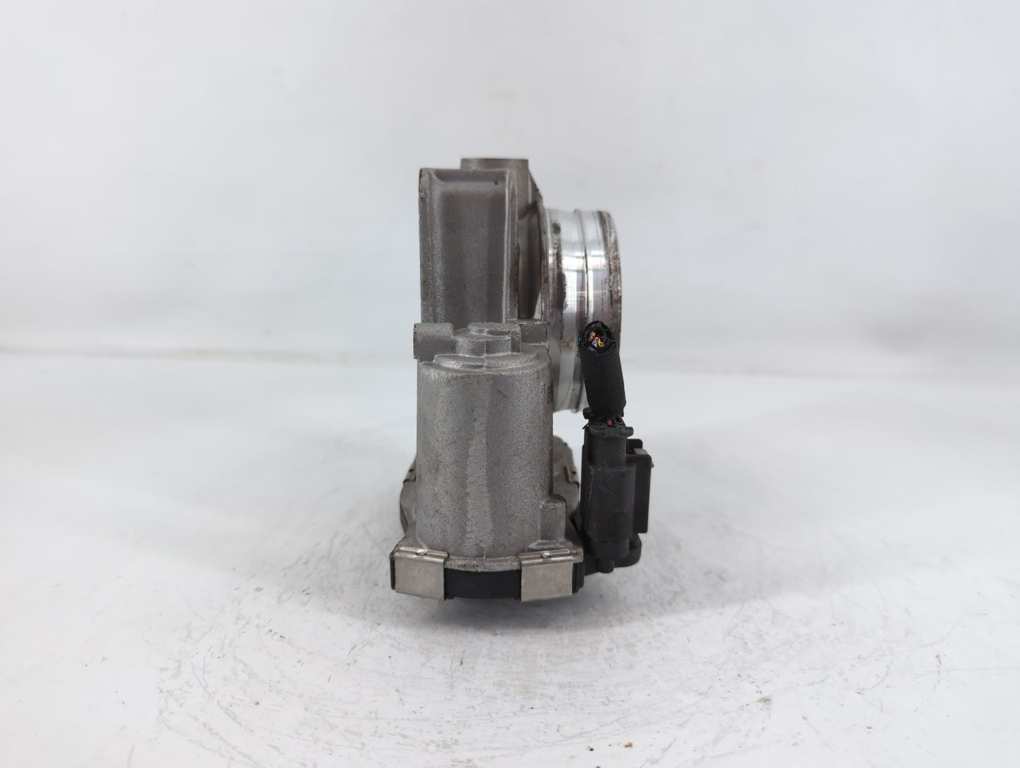 2018-2020 Chevrolet Equinox Throttle Body P/N:12670837AA Fits Fits 2013 2014 2015 2016 2017 2018 2019 2020 2021 OEM Used Aut