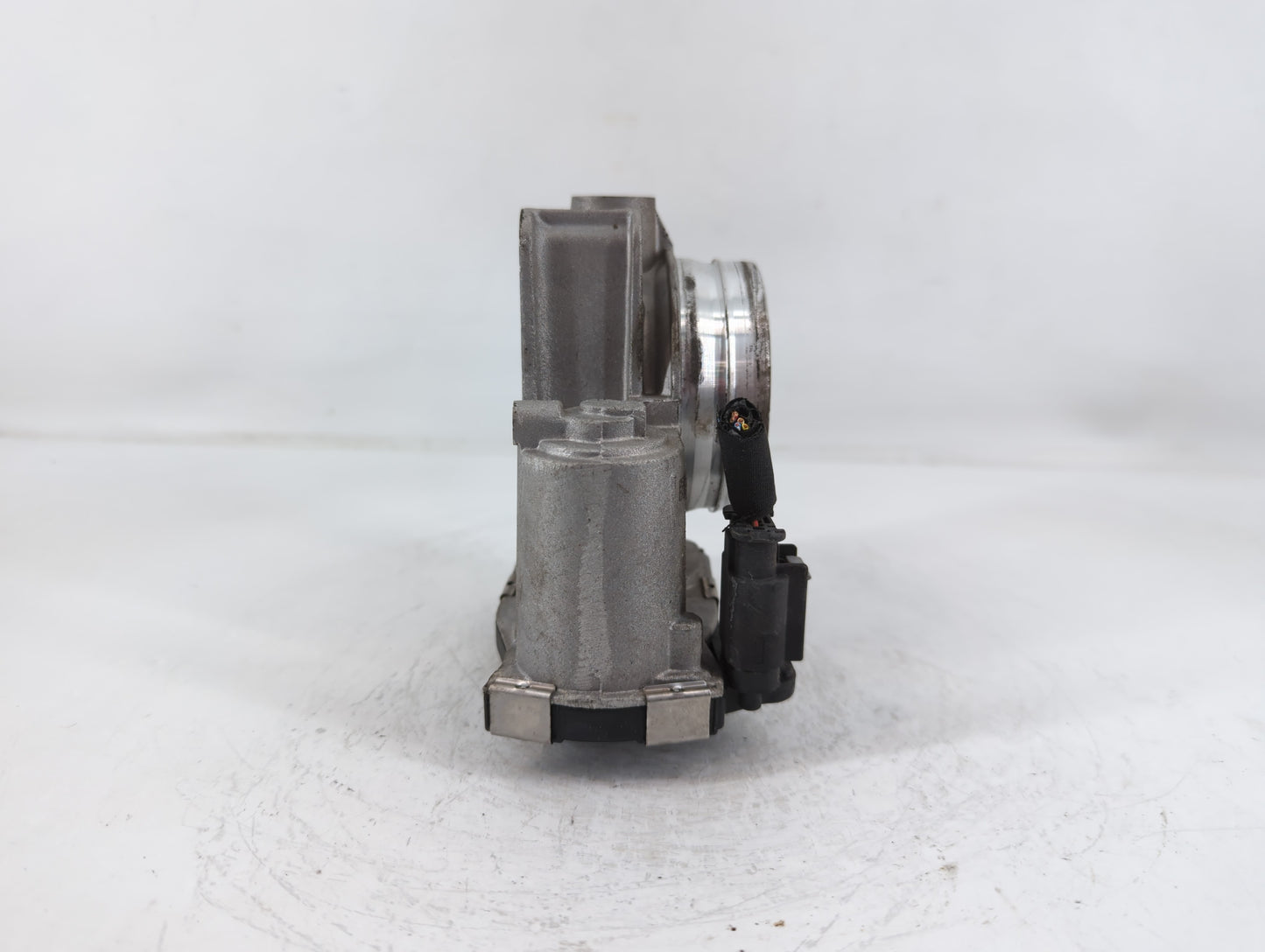 2018-2020 Chevrolet Equinox Throttle Body P/N:12670837AA Fits Fits 2013 2014 2015 2016 2017 2018 2019 2020 2021 OEM Used Aut