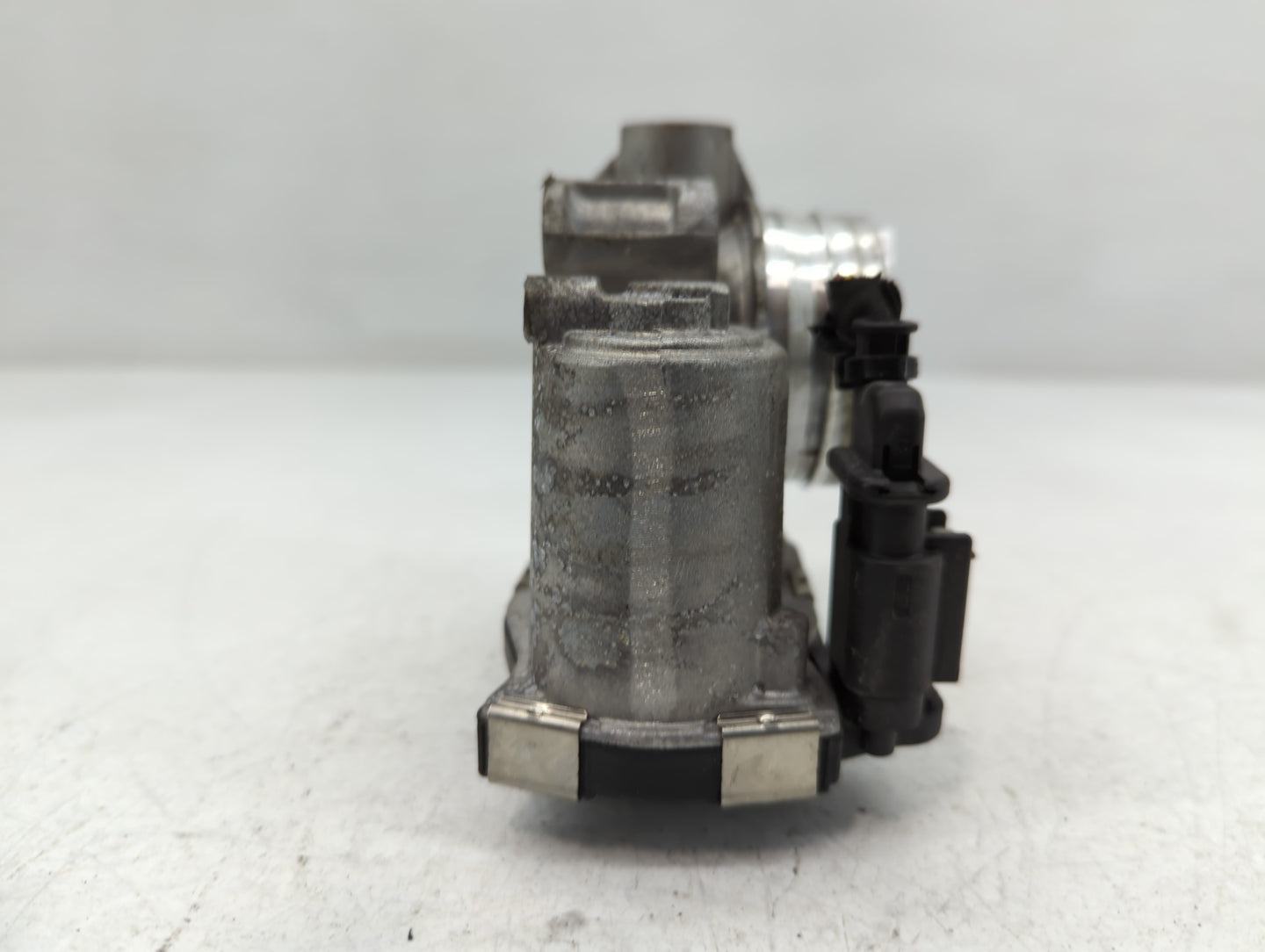 2018-2022 Chevrolet Equinox Throttle Body P/N:12671379AA Fits Fits 2016 2017 2018 2019 2020 2021 2022 OEM Used Auto Parts - 