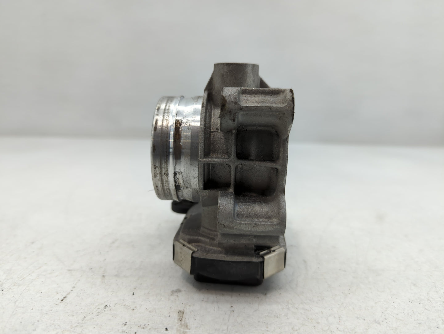 2018-2022 Chevrolet Equinox Throttle Body P/N:12671379AA Fits Fits 2016 2017 2018 2019 2020 2021 2022 OEM Used Auto Parts - 