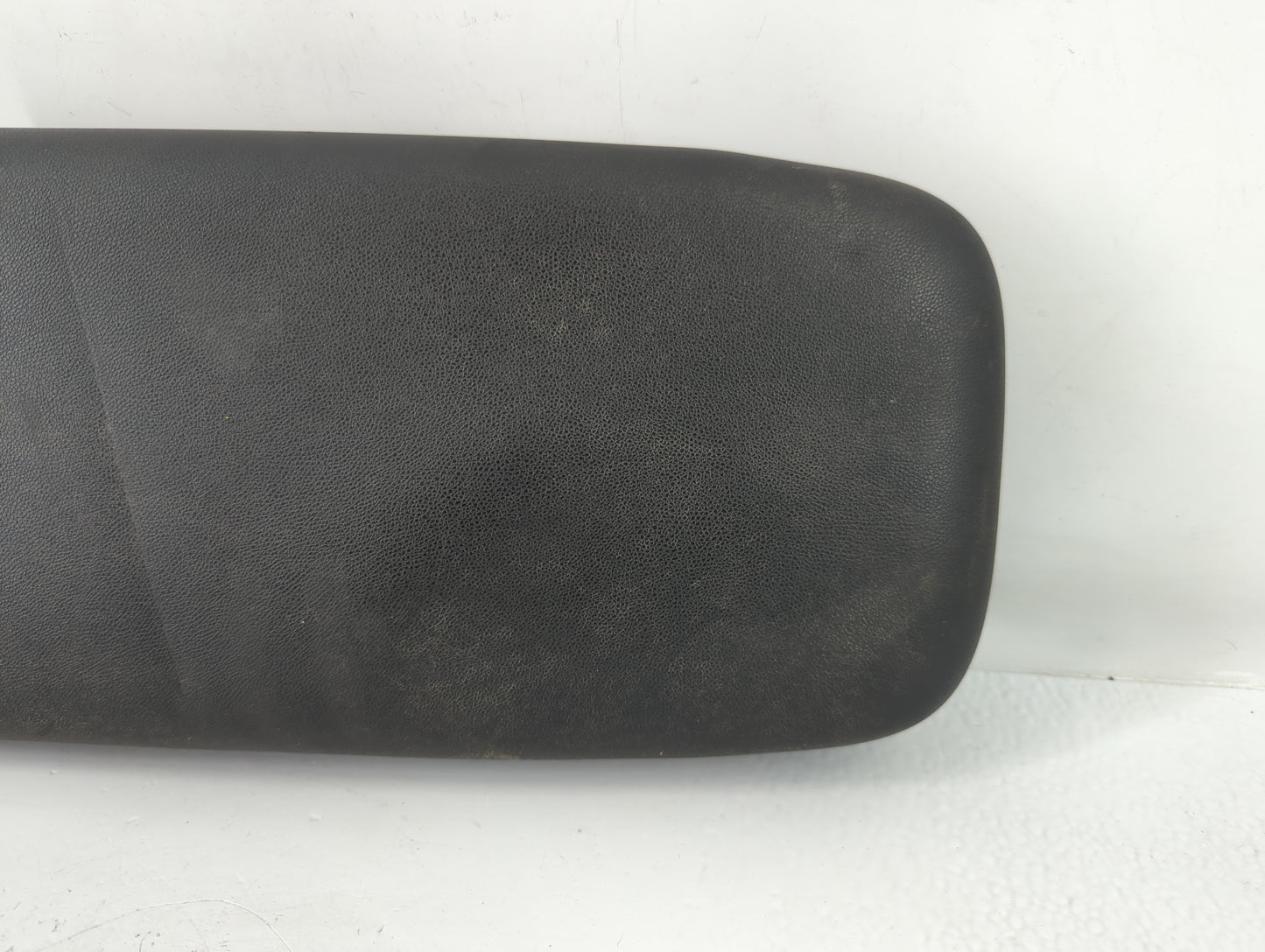 2019 Chevrolet Equinox Center Console Armrest Cover Lid P/N:DD18222 09200PE0 Fits OEM Used Auto Parts - Oemusedautoparts1.co