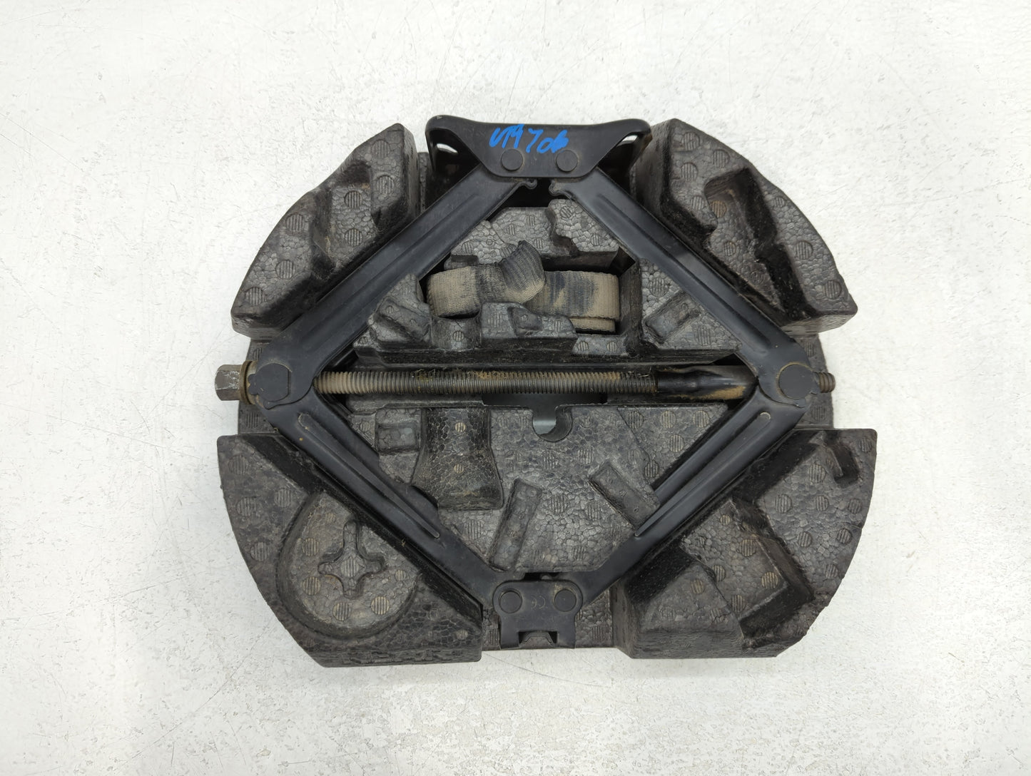 2019 Chevrolet Equinox Spare Scissor Car Jack - Oemusedautoparts1.com