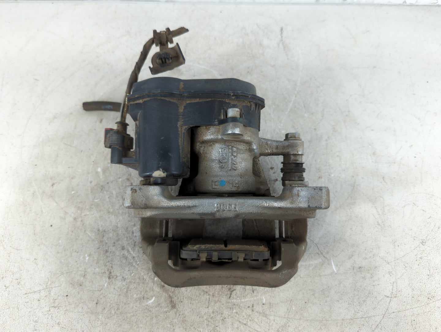 2018-2022 Chevrolet Equinox Front Driver Left Brake Caliper - Oemusedautoparts1.com