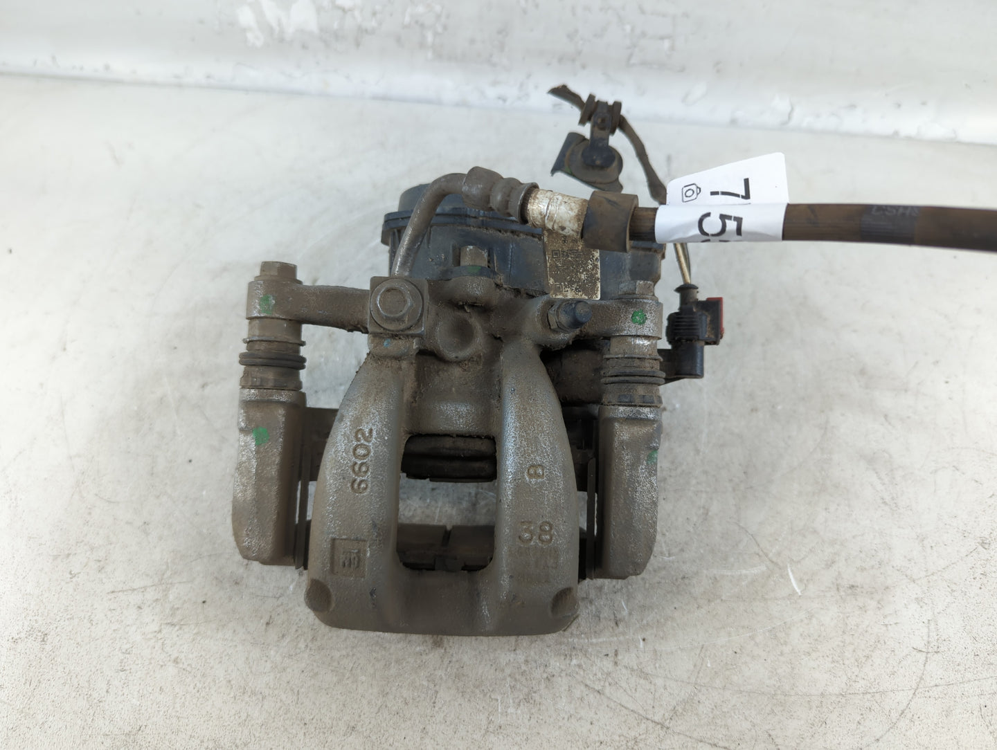 2018-2022 Chevrolet Equinox Front Driver Left Brake Caliper - Oemusedautoparts1.com