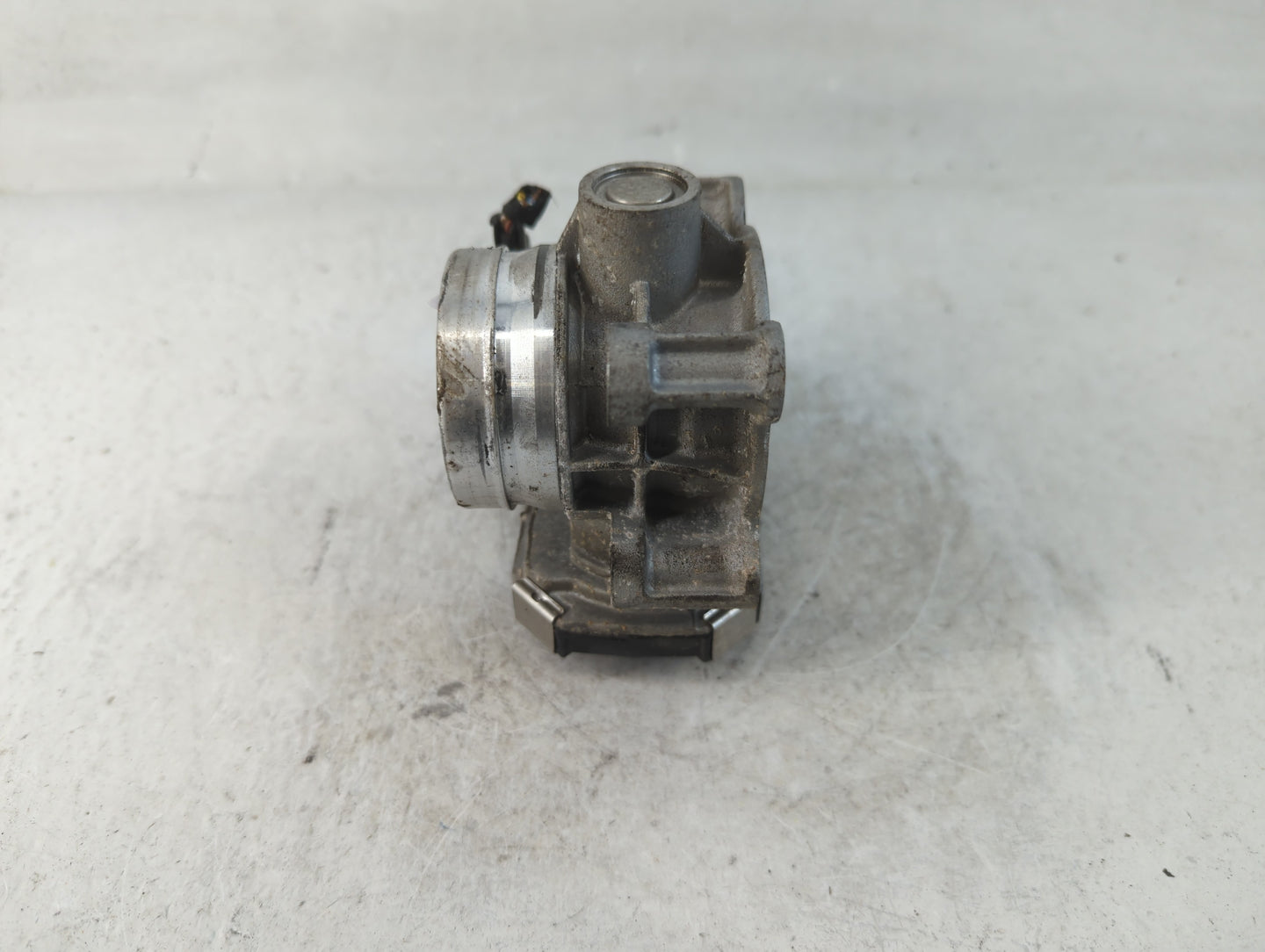 2018-2022 Chevrolet Equinox Throttle Body P/N:12671379AA Fits Fits 2016 2017 2018 2019 2020 2021 2022 OEM Used Auto Parts - 