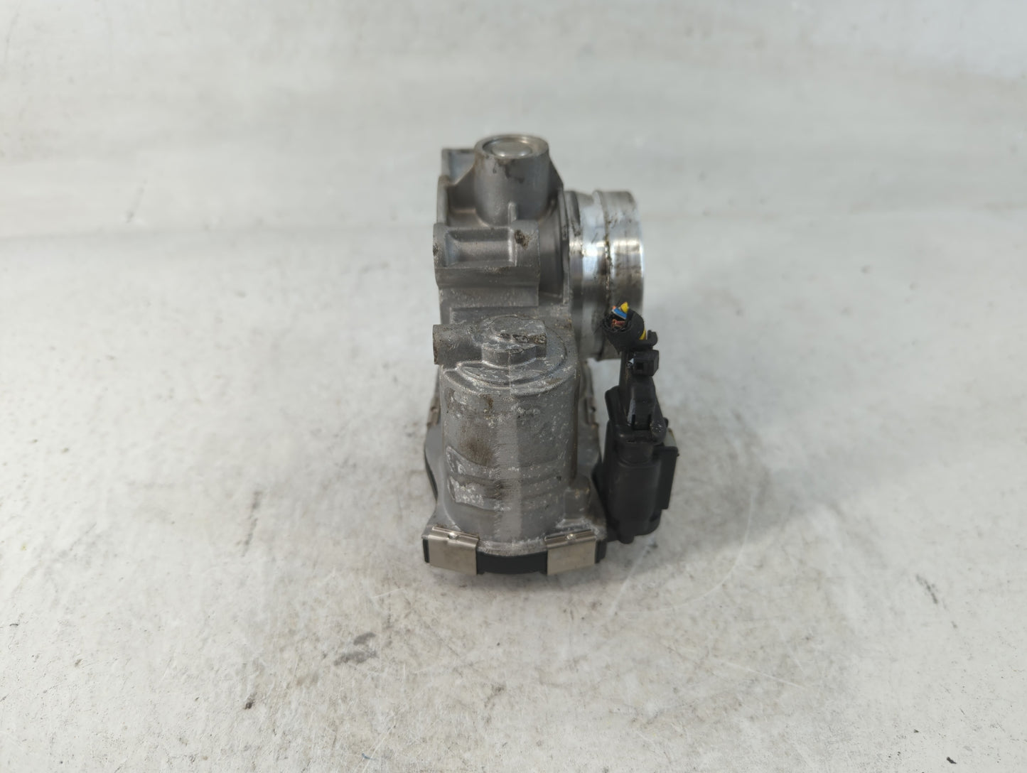 2018-2022 Chevrolet Equinox Throttle Body P/N:12671379AA Fits Fits 2016 2017 2018 2019 2020 2021 2022 OEM Used Auto Parts - 