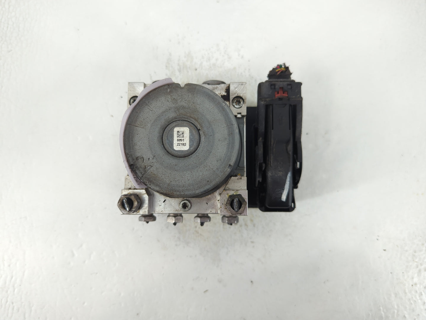 2018-2019 Chevrolet Equinox ABS Pump Control Module Replacement P/N:84560131 Fits Fits 2018 2019 2020 2021 OEM Used Auto Par