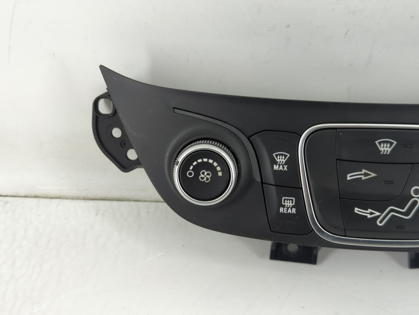 2019-2021 Chevrolet Equinox Climate Control Module Temperature AC/Heater Replacement P/N:84422503 Fits Fits 2019 2020 2021 O
