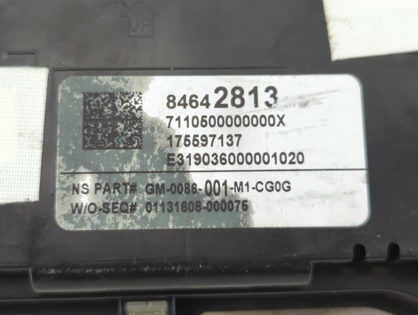 2019-2022 Chevrolet Equinox Instrument Cluster Speedometer Gauges P/N:84642813 Fits Fits 2019 2020 2021 2022 OEM Used Auto P