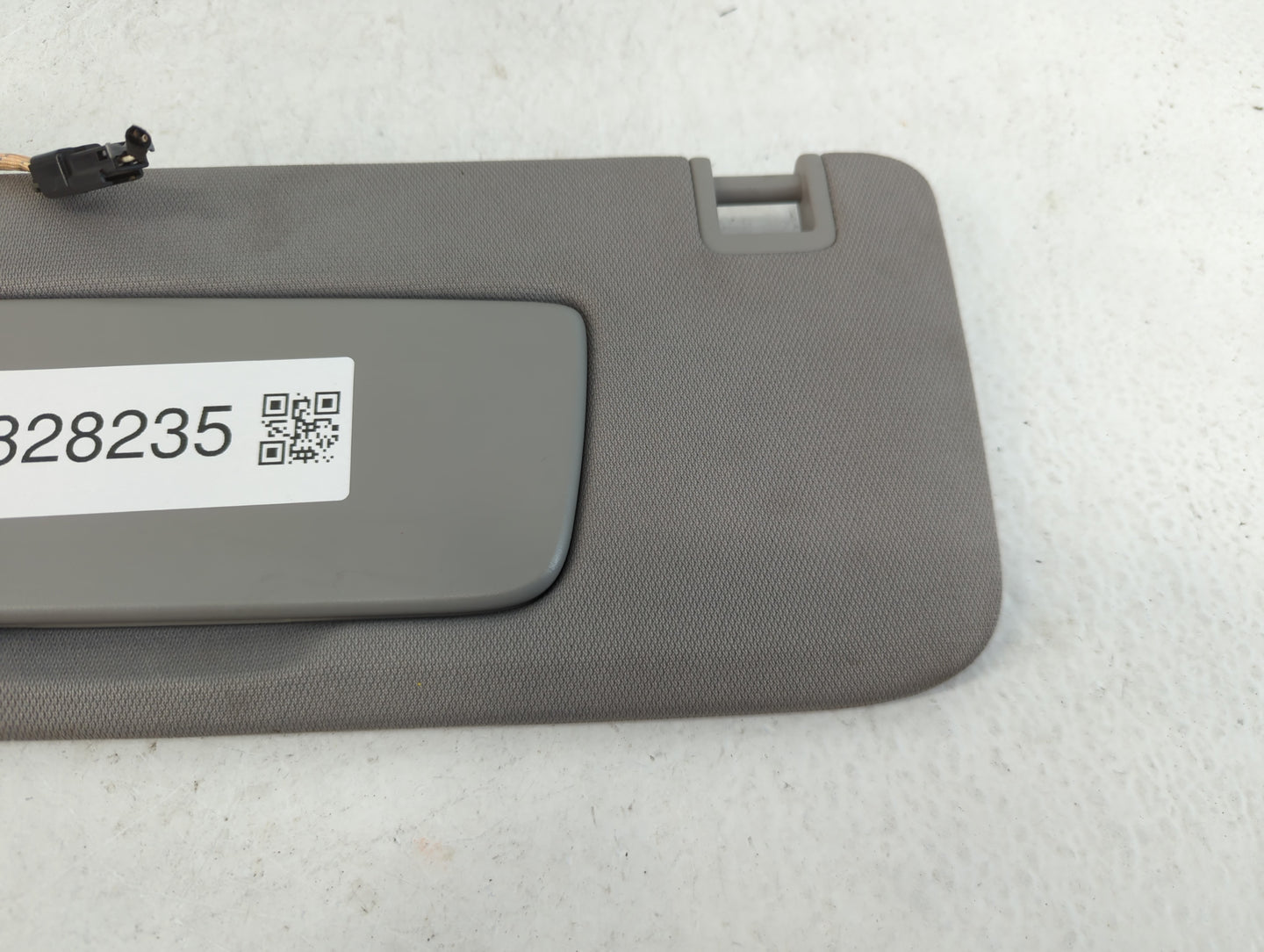 2018-2019 Chevrolet Equinox Sun Visor Shade Replacement Driver Left Mirror Fits Fits 2018 2019 OEM Used Auto Parts - Oemused