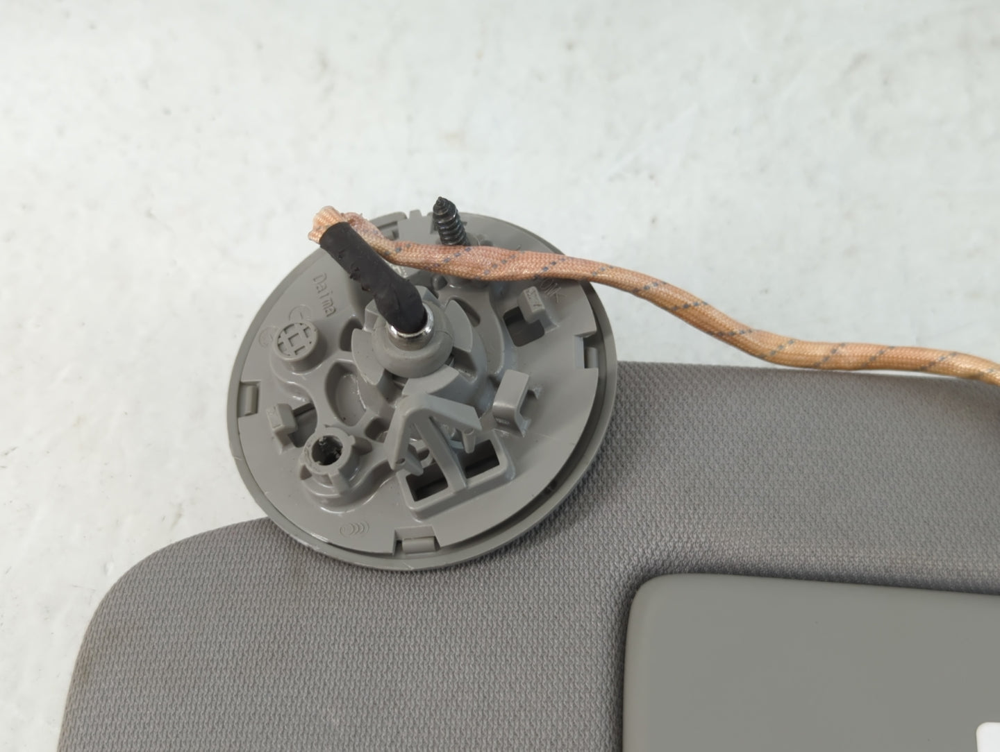 2018-2019 Chevrolet Equinox Sun Visor Shade Replacement Driver Left Mirror Fits Fits 2018 2019 OEM Used Auto Parts - Oemused