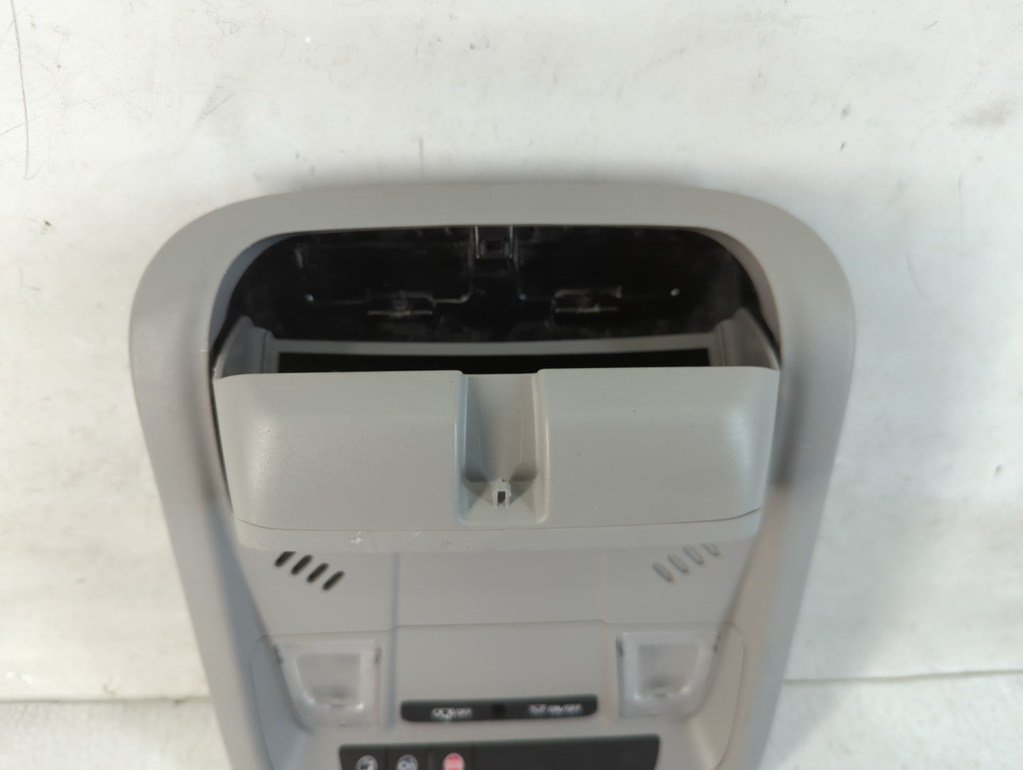2018-2022 Chevrolet Equinox Overhead Roof Console 839078 - Oemusedautoparts1.com