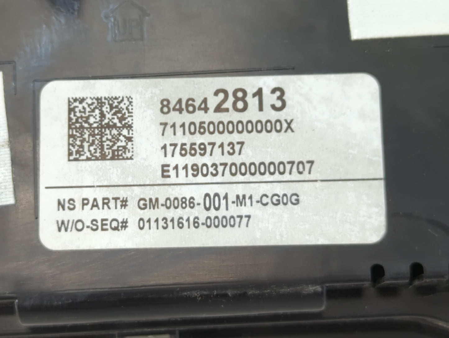 2019-2022 Chevrolet Equinox Instrument Cluster Speedometer Gauges P/N:84642813 Fits Fits 2019 2020 2021 2022 OEM Used Auto P