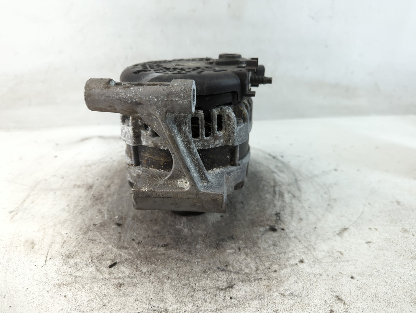 2018-2022 Chevrolet Equinox Alternator Replacement Generator Charging Assembly Engine OEM P/N:0 126 312 142 Fits OEM Used Au