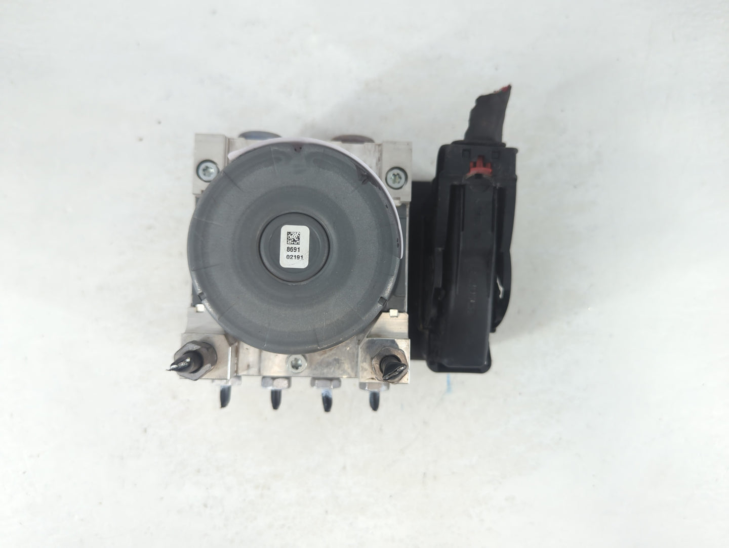 2018-2019 Chevrolet Equinox ABS Pump Control Module Replacement P/N:84646849 Fits Fits 2018 2019 2020 2021 OEM Used Auto Par