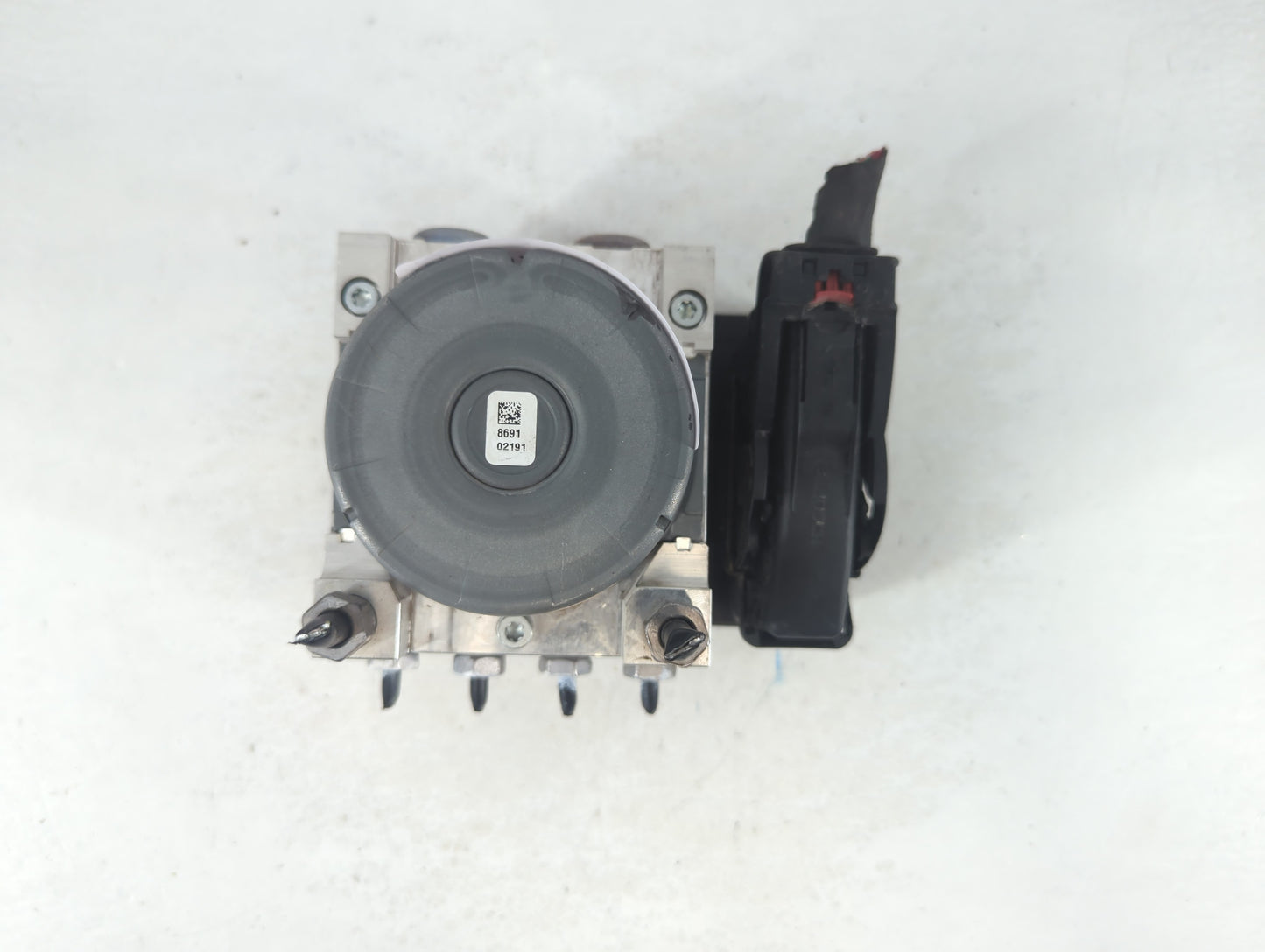 2018-2019 Chevrolet Equinox ABS Pump Control Module Replacement P/N:84646849 Fits Fits 2018 2019 2020 2021 OEM Used Auto Par