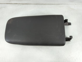 compare product 2018-2022 Chevrolet Equinox Center Console Armrest Cover Lid P/N:DA1913 09200PE0 Fits Fits 2018 2019 2020 2021 2022 OEM Used Auto Parts