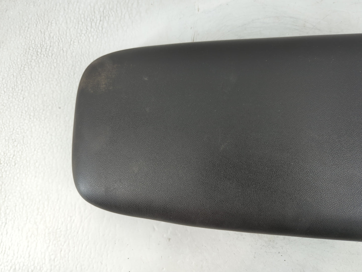 2018-2022 Chevrolet Equinox Center Console Armrest Cover Lid P/N:DA1913 09200PE0 Fits Fits 2018 2019 2020 2021 2022 OEM Used