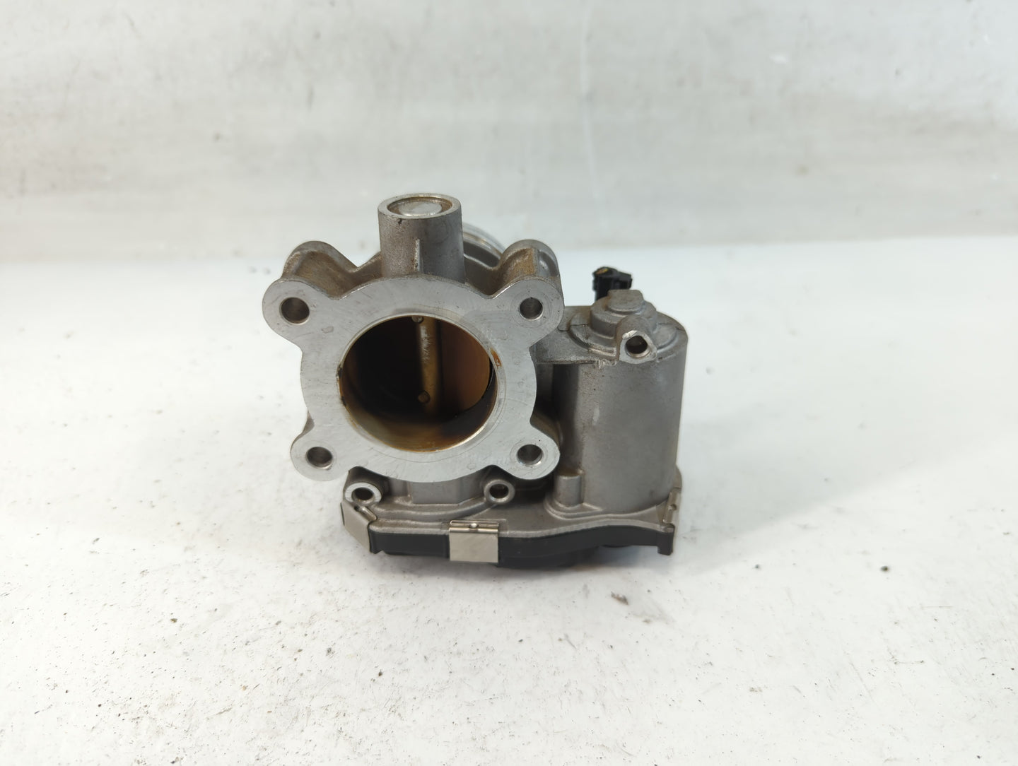 2018-2022 Chevrolet Equinox Throttle Body P/N:12671379AA Fits Fits 2016 2017 2018 2019 2020 2021 2022 OEM Used Auto Parts - 