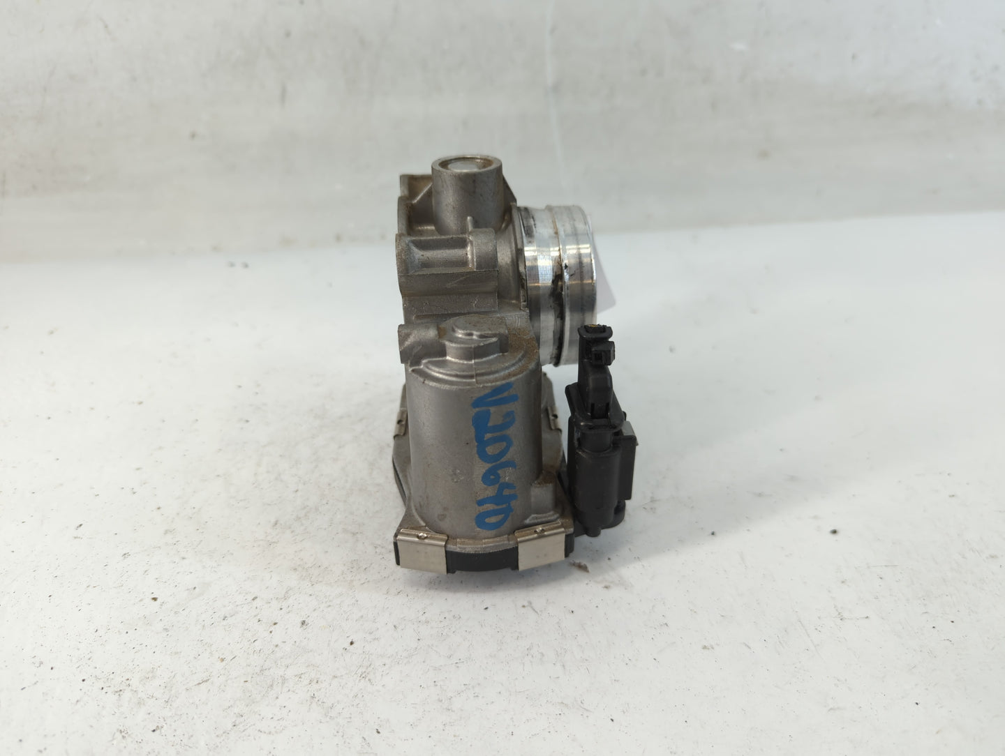 2018-2022 Chevrolet Equinox Throttle Body P/N:12671379AA Fits Fits 2016 2017 2018 2019 2020 2021 2022 OEM Used Auto Parts - 