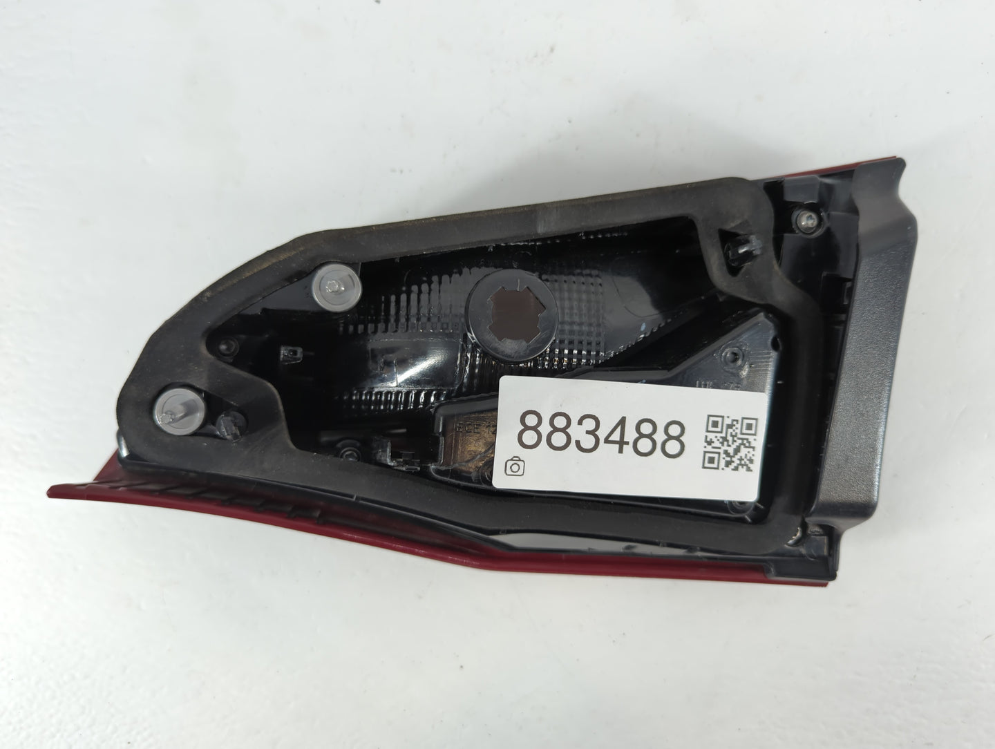 2018 Chevrolet Equinox Passenger Right Side Deck Lid Mounted Tail Light - Oemusedautoparts1.com