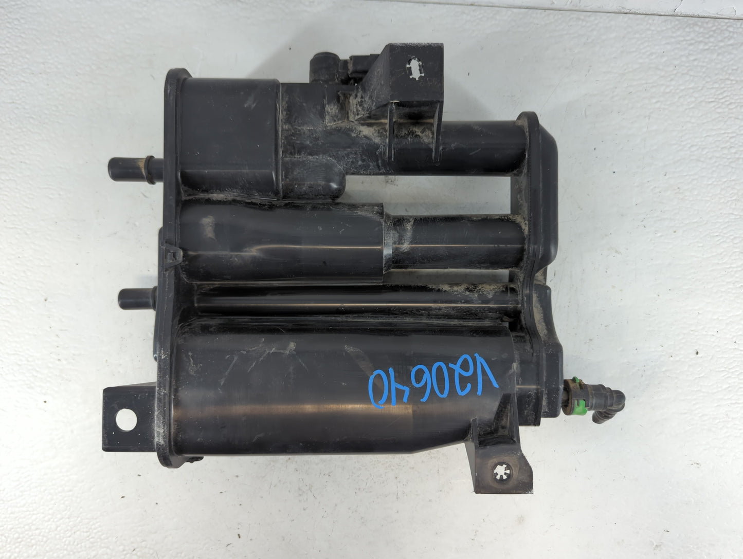 2019 Chevrolet Equinox Fuel Vapor Charcoal Canister 915866 - Oemusedautoparts1.com