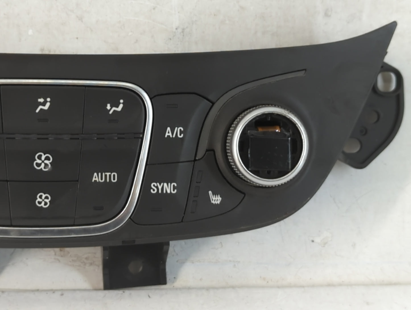 2019-2021 Chevrolet Equinox Climate Control Module Temperature AC/Heater Replacement P/N:84422506 Fits Fits 2019 2020 2021 O