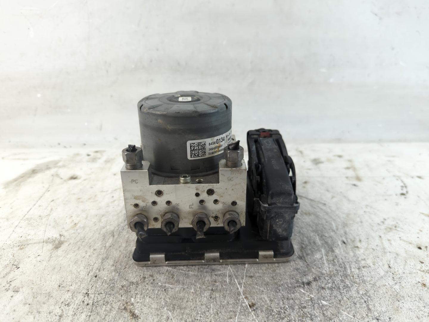 2018-2019 Chevrolet Equinox ABS Pump Control Module Replacement P/N:84560134 Fits Fits 2018 2019 2020 2021 OEM Used Auto Par