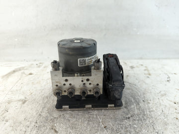 2018-2019 Chevrolet Equinox ABS Pump Control Module Replacement P/N:84560134 Fits Fits 2018 2019 2020 2021 OEM Used Auto Par