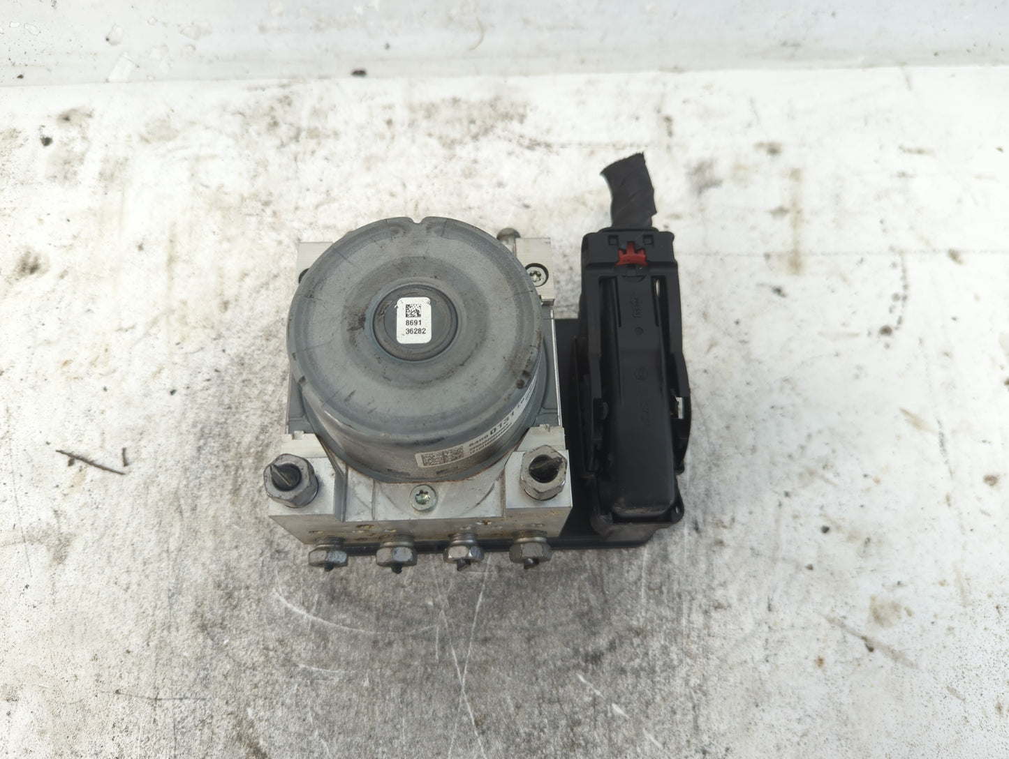 2019-2020 Chevrolet Equinox ABS Pump Control Module Replacement P/N:84560131 Fits Fits 2019 2020 2021 2022 OEM Used Auto Par