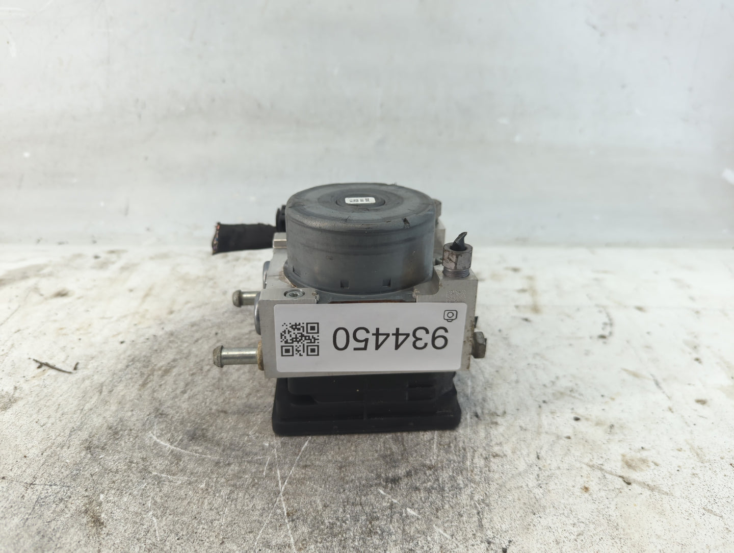 2019-2020 Chevrolet Equinox ABS Pump Control Module Replacement P/N:84560131 Fits Fits 2019 2020 2021 2022 OEM Used Auto Par