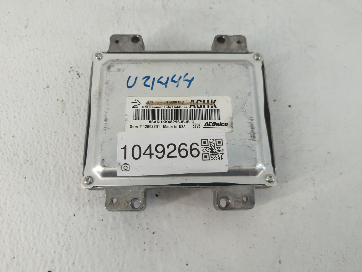 2017-2020 Chevrolet Express 2500 PCM Engine Control Computer ECU ECM PCU OEM P/N:12695102 12692201 Fits OEM Used Auto Parts 