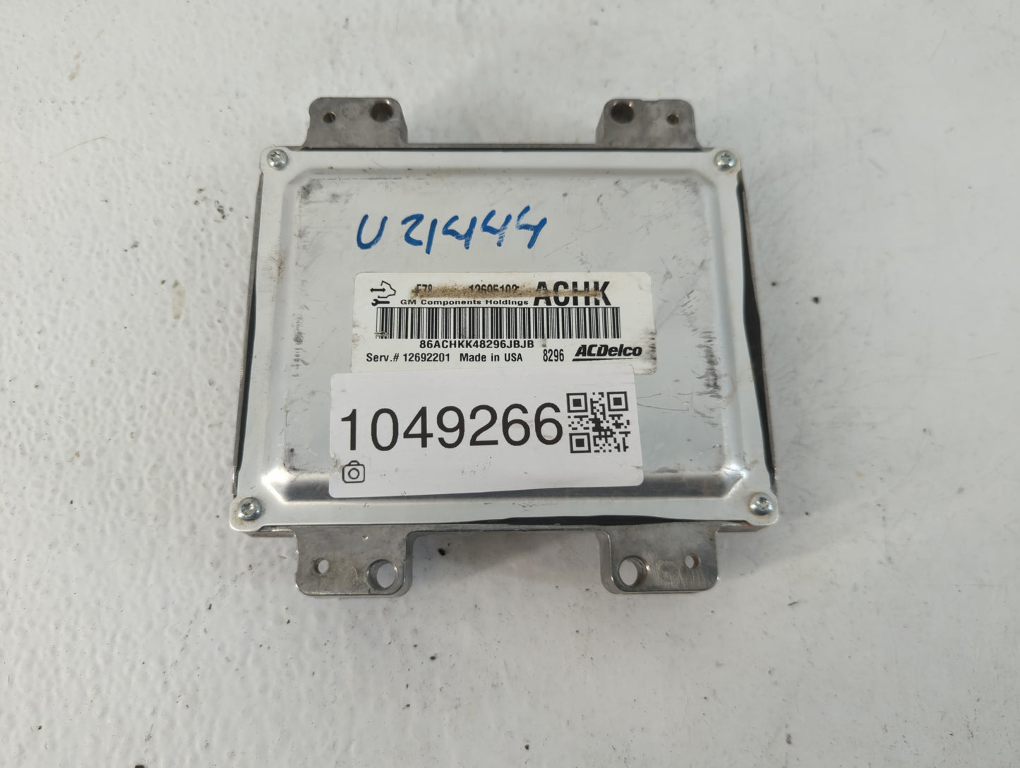 2017-2020 Chevrolet Express 2500 PCM Engine Control Computer ECU ECM PCU OEM P/N:12695102 12692201 Fits OEM Used Auto Parts 