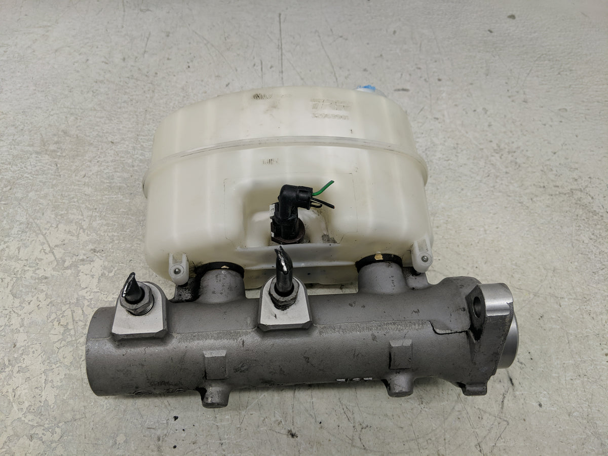 2019-2021 Chevrolet Express 2500 Brake Master Cylinder 1312078 - Oemusedautoparts1.com
