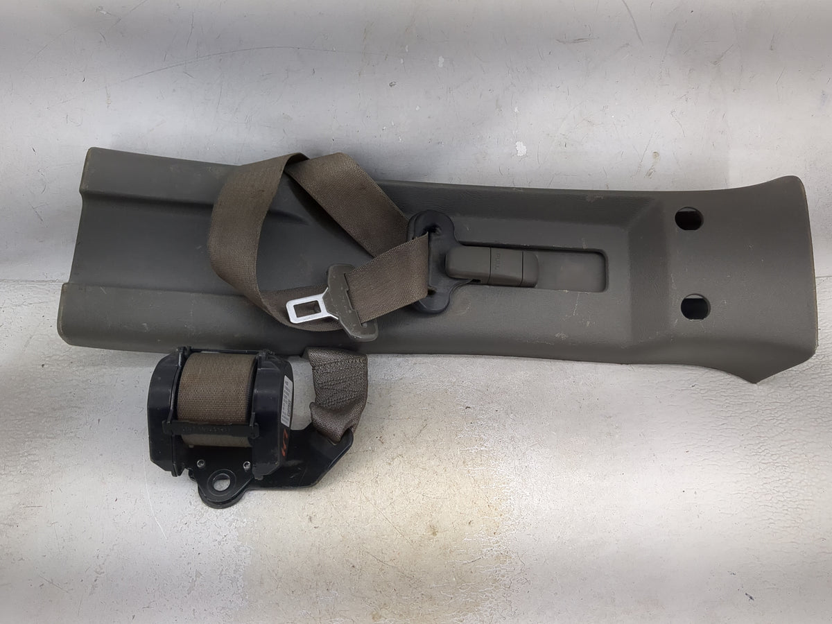 2016-2021 Chevrolet Express 3500 Driver Front Seatbelt Retractor Gray - Oemusedautoparts1.com