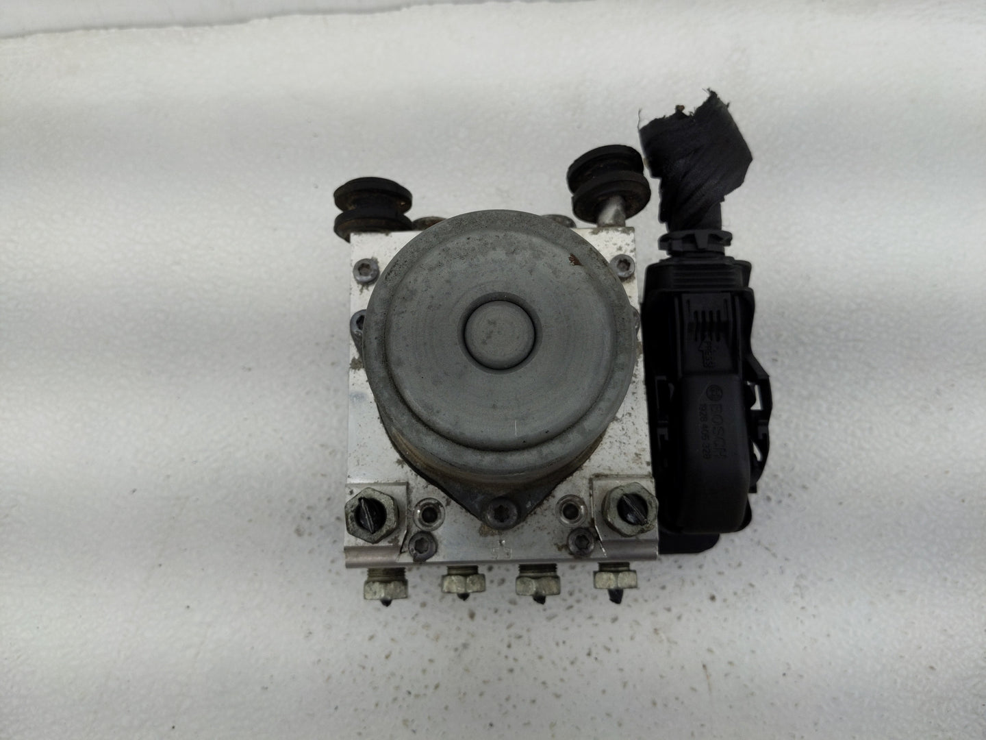 2017-2020 Chevrolet Impala ABS Pump Control Module Replacement P/N:84092226 Fits Fits 2017 2018 2019 2020 OEM Used Auto Part