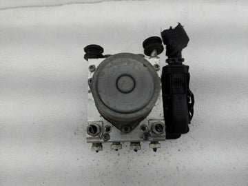 2017-2020 Chevrolet Impala ABS Pump Control Module Replacement P/N:84092226 Fits Fits 2017 2018 2019 2020 OEM Used Auto Parts