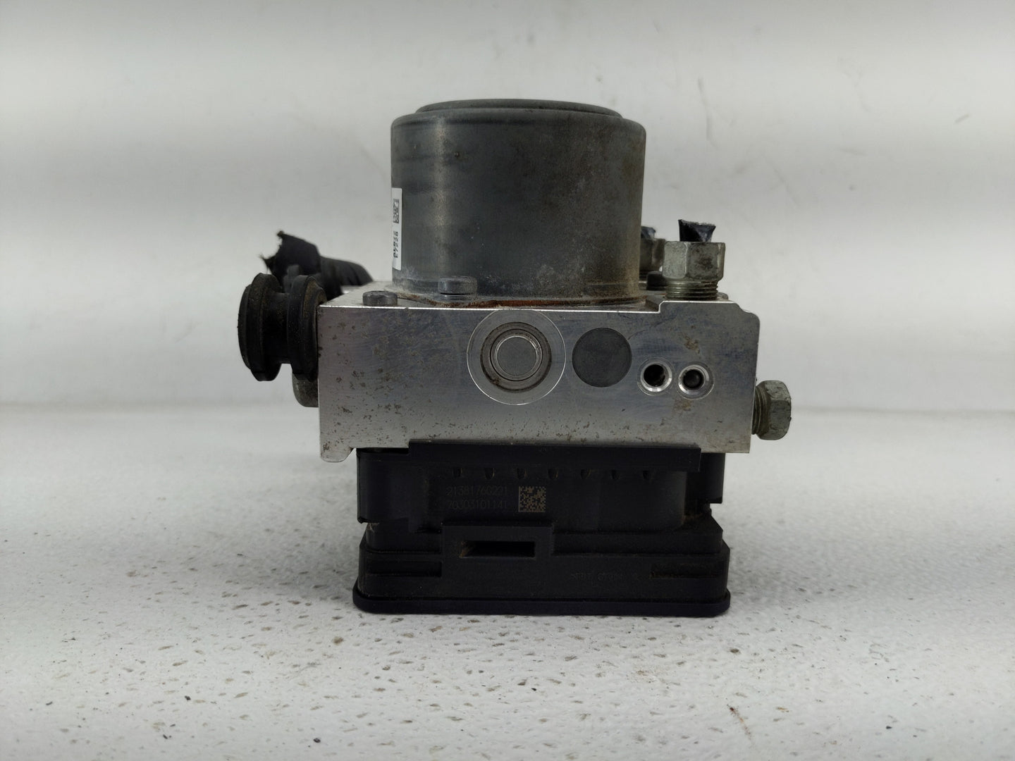 2017-2020 Chevrolet Impala ABS Pump Control Module Replacement P/N:84092226 Fits Fits 2017 2018 2019 2020 OEM Used Auto Part